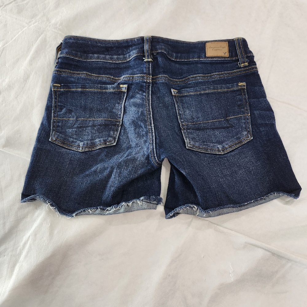American Eagle Outfitters Size 6 Blue Jean Shorts Distressed Cut-Offs - Picture 2 of 7